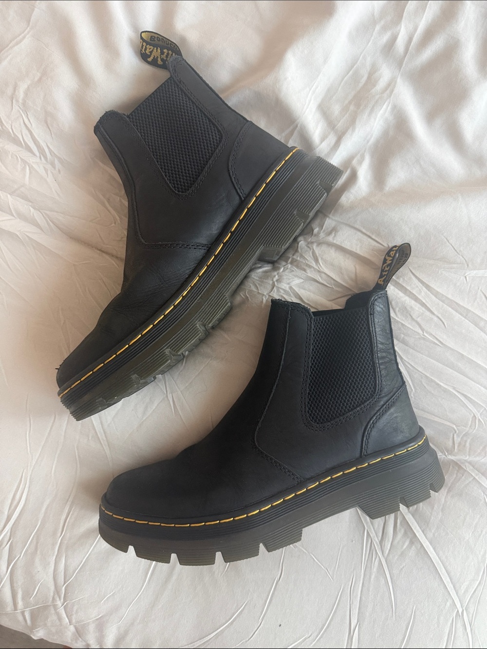 DR MARTENS Black Chelsea Boots with Yellow Stitchinge